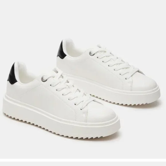 NIB: Steve Madden Catcher Platform Sneaker - White /Black Size 10 - Picture 1 of 7